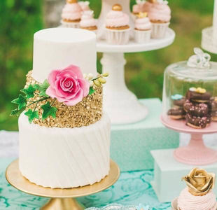 The Next Big Wedding Cake Trend Is Simply Stunning