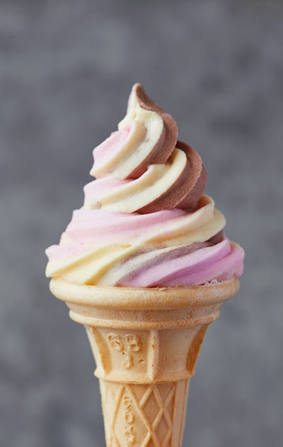 Whippy-style Neapolitan ice cream cones