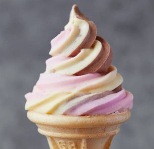 Whippy-style Neapolitan ice cream cones
