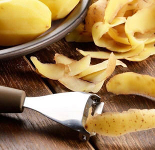 The potato peeling hack you'll love this holiday season