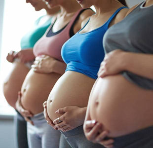 Rosie Huntington-Whiteley and Jason Statham are having a baby